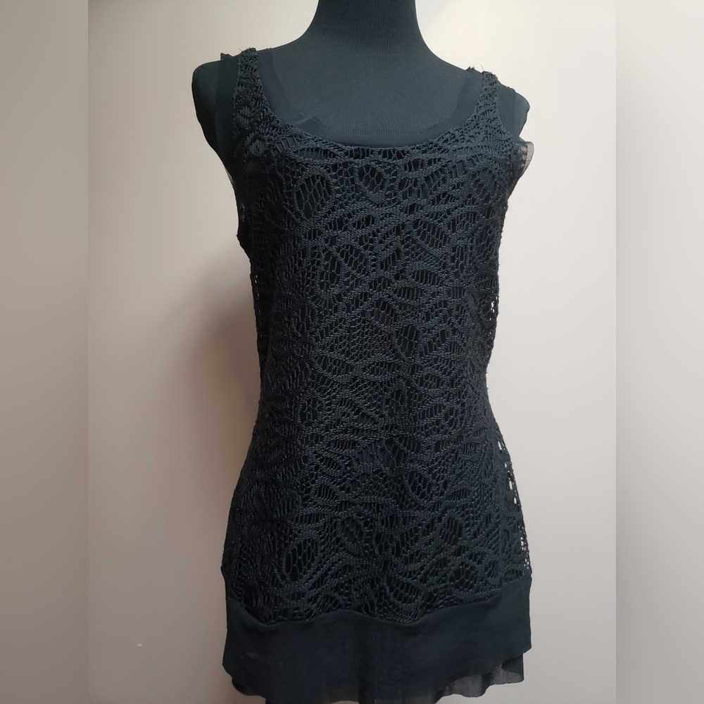 New no tag INC International Concept Pet/Med Black Crochet Lined Sleeveless Top.